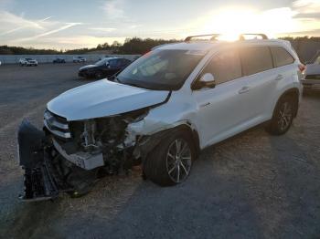  Salvage Toyota Highlander