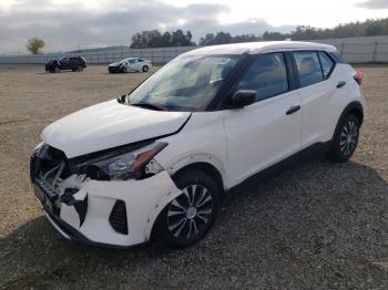  Salvage Nissan Kicks