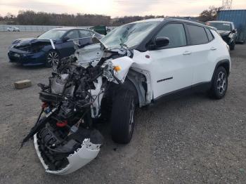  Salvage Jeep Compass