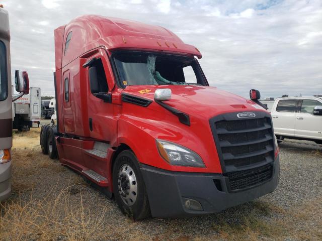  Salvage Freightliner Cascadia 1