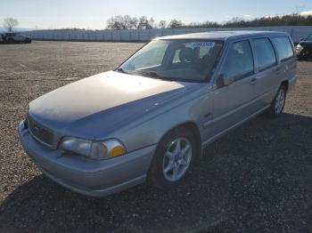  Salvage Volvo V70