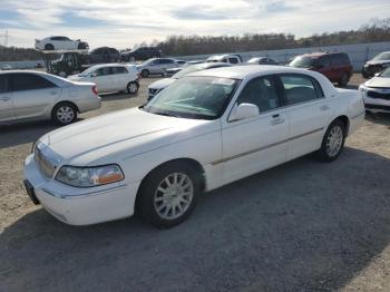  Salvage Lincoln Towncar