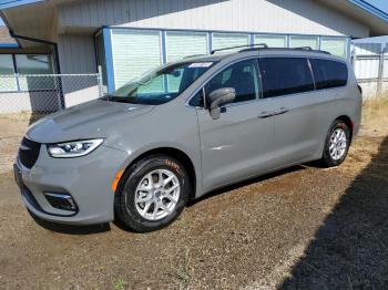  Salvage Chrysler Pacifica