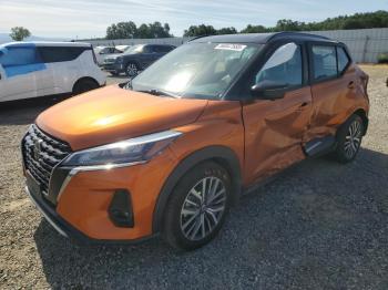  Salvage Nissan Kicks
