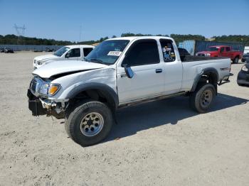  Salvage Toyota Tacoma