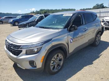  Salvage Kia Seltos