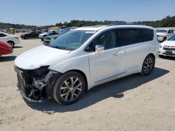  Salvage Chrysler Pacifica