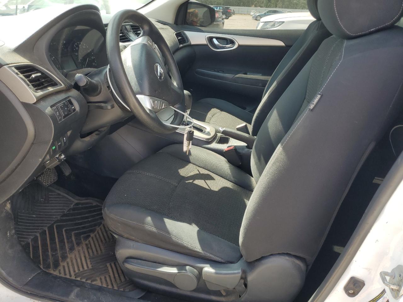 Nissan Sentra S Image 5