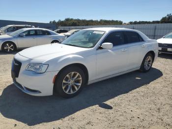  Salvage Chrysler 300