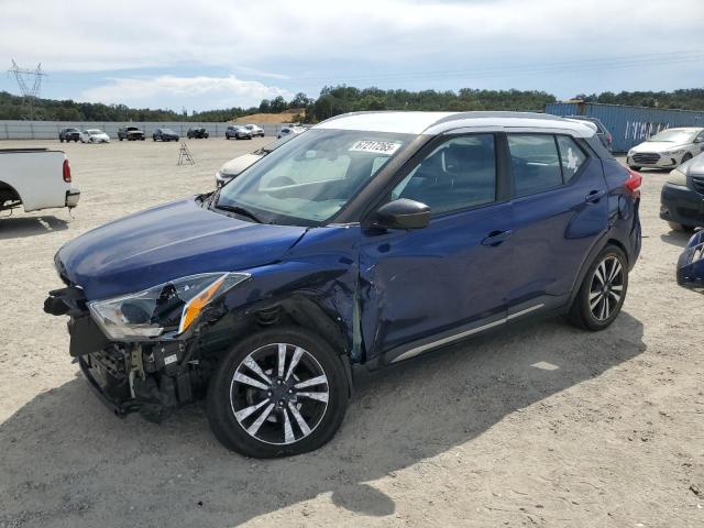  Salvage Nissan Kicks