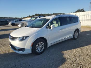  Salvage Chrysler Pacifica