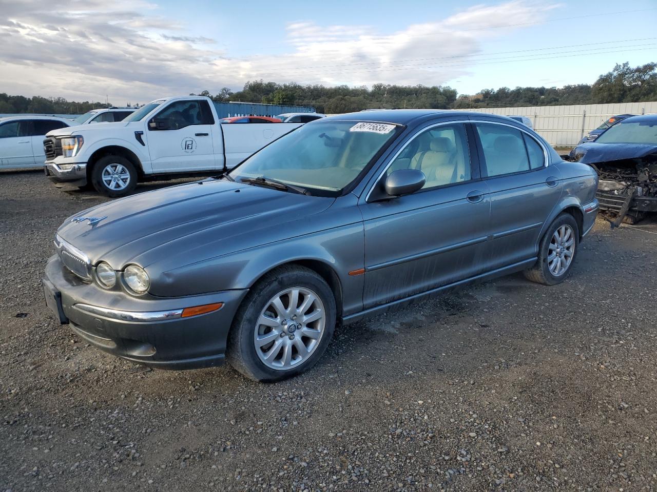 Jaguar X-Type 2.5 Image 1