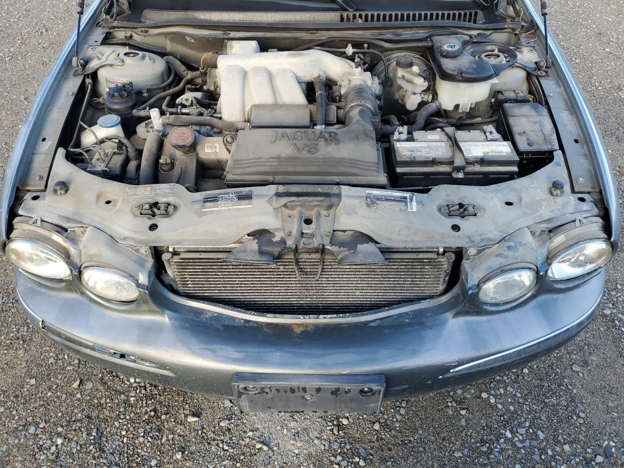 Jaguar X-Type 2.5 Image 6