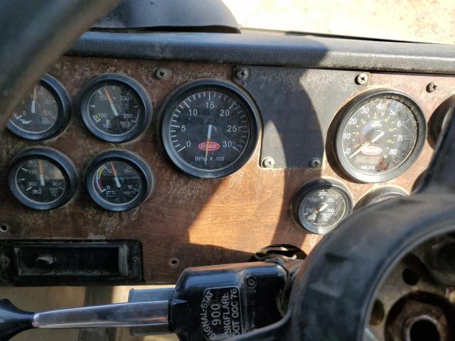 Peterbilt Tractor 320 Image 10