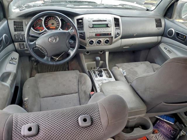 Toyota Tacoma Access Cab Image 3