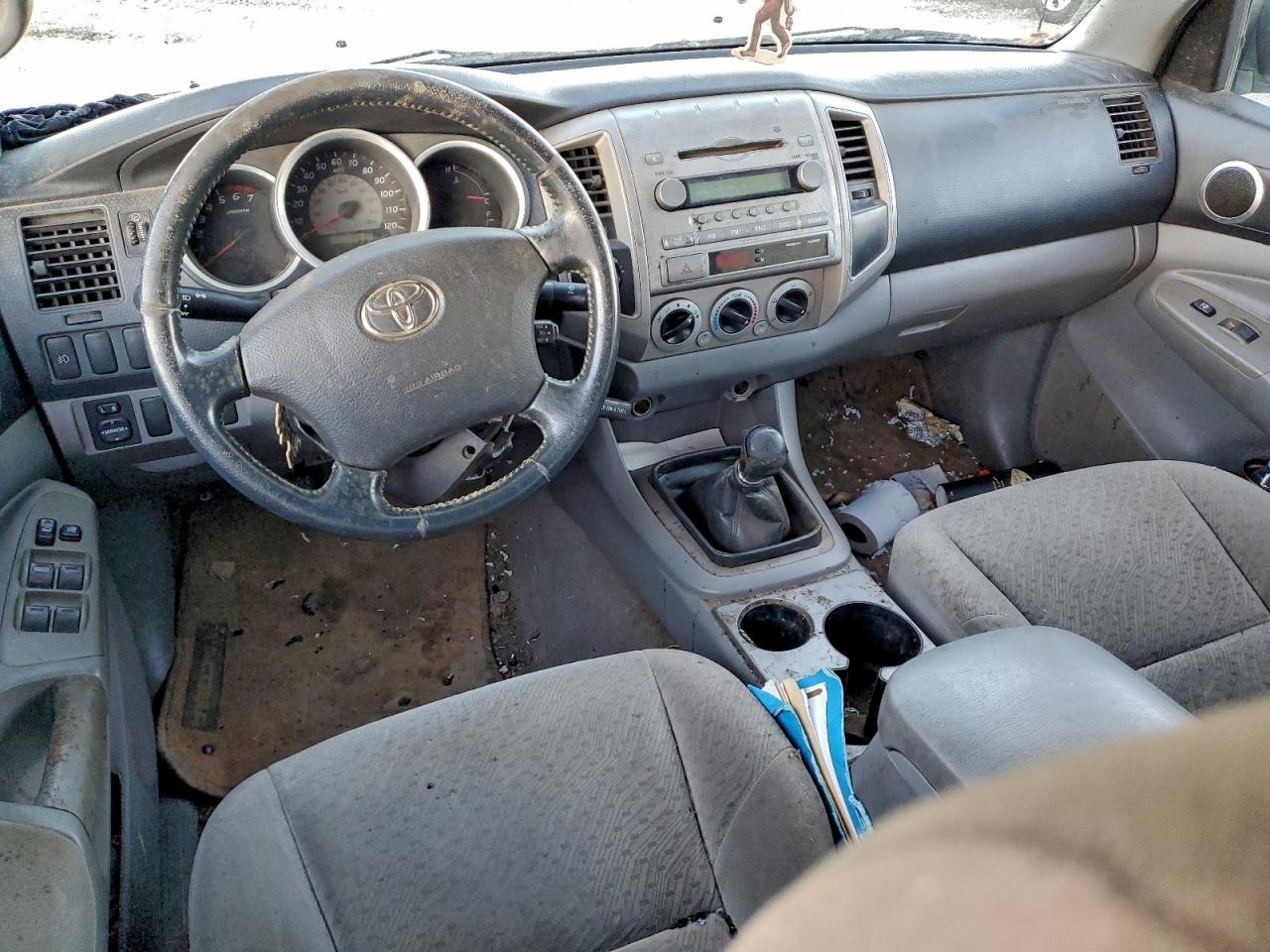 Toyota Tacoma Double Cab Image 4