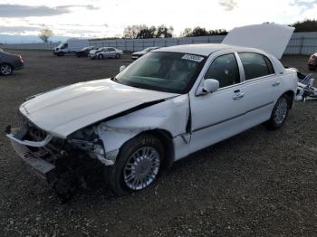  Salvage Lincoln Towncar