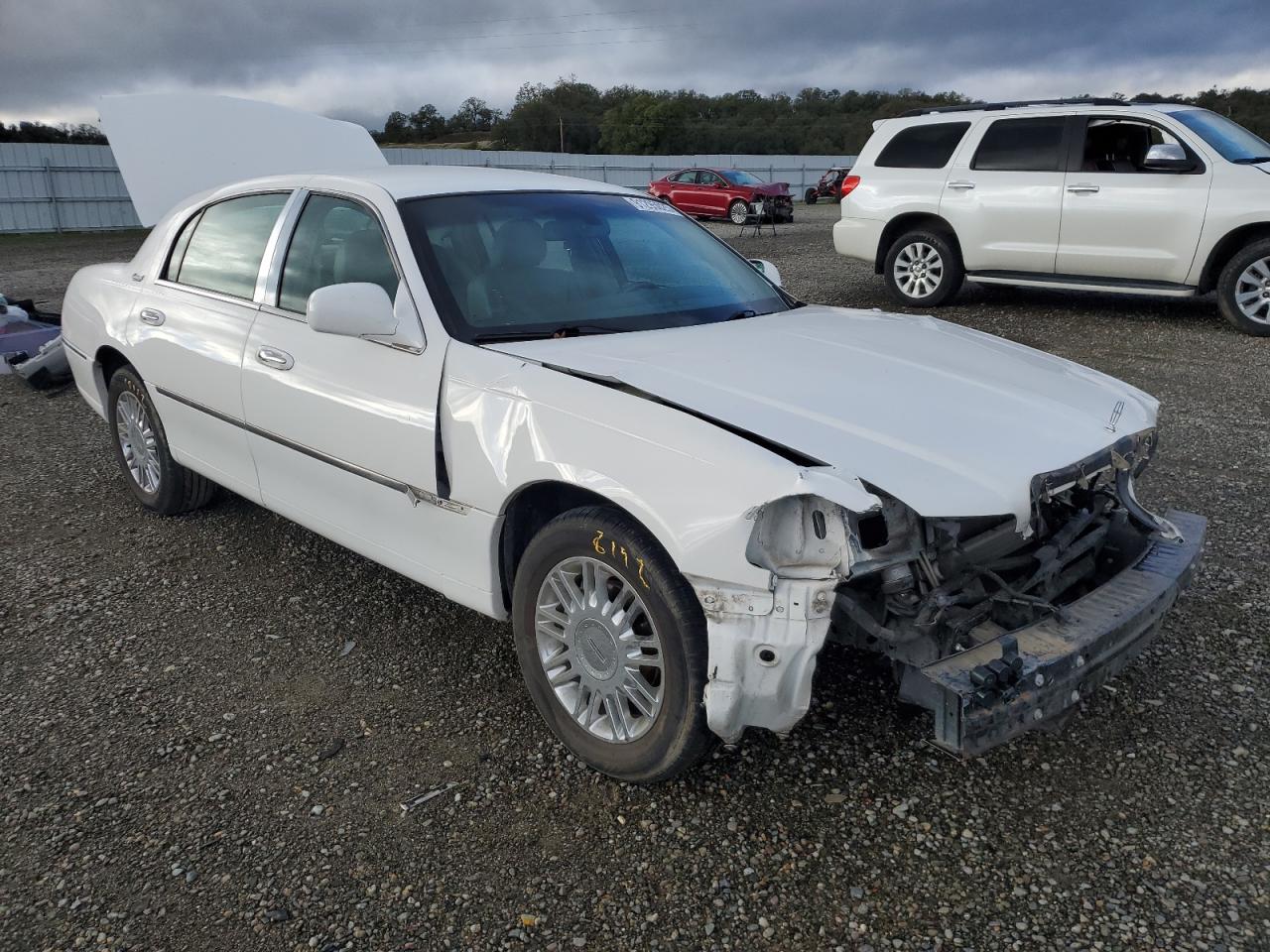 Lincoln Towncar Signature Limited Image 7