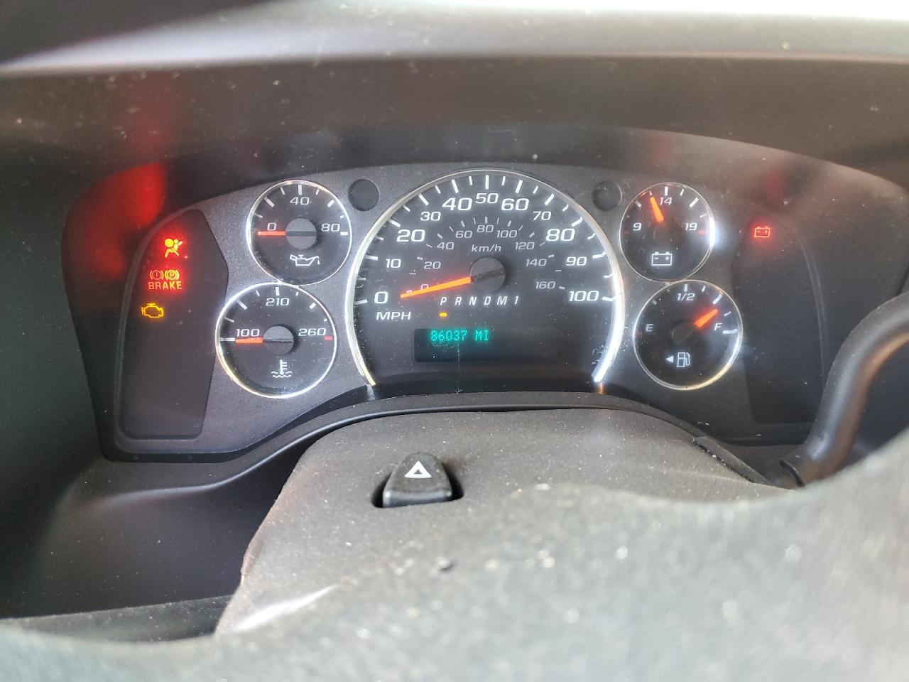 GMC Savana G2500 Image 8