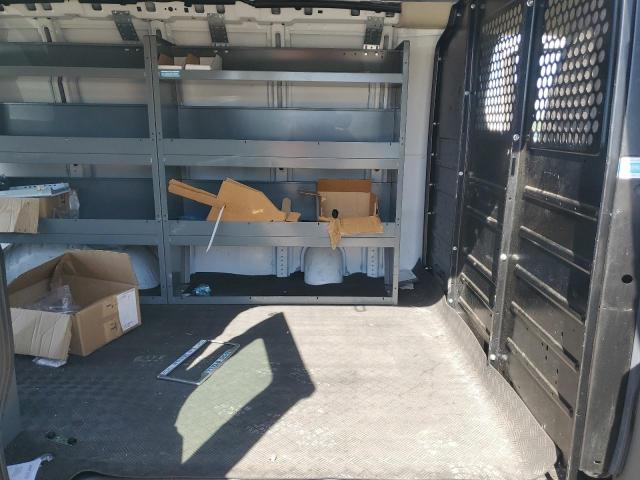 GMC Savana G2500 Image 3