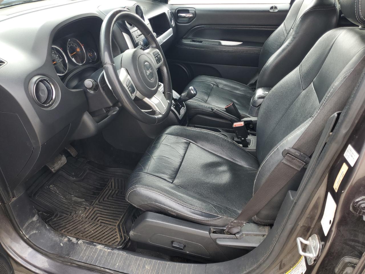 Jeep Compass Latitude Image 9