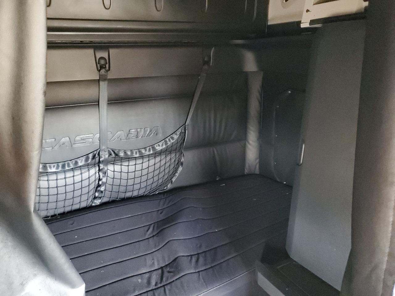 Freightliner Cascadia 1 Image 10