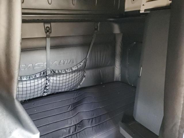 Freightliner Cascadia 1 Image 10