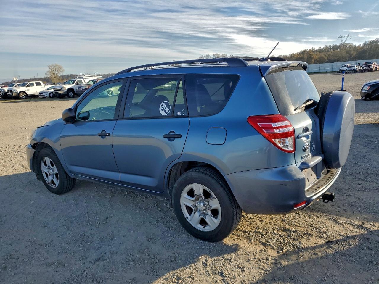 Toyota RAV4 Image 4