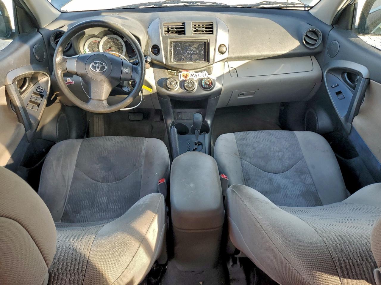 Toyota RAV4 Image 9