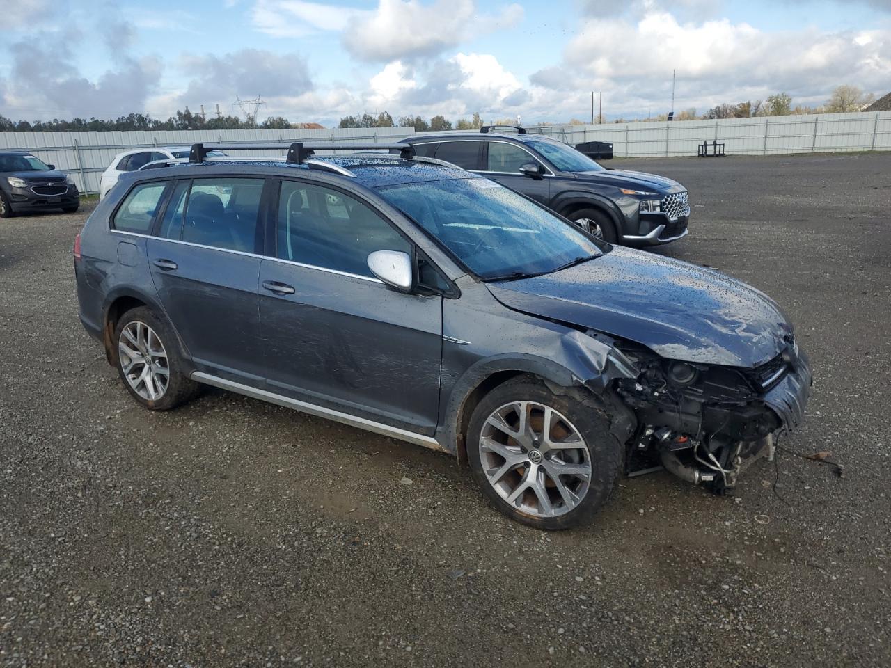 Volkswagen Golf S Image 11