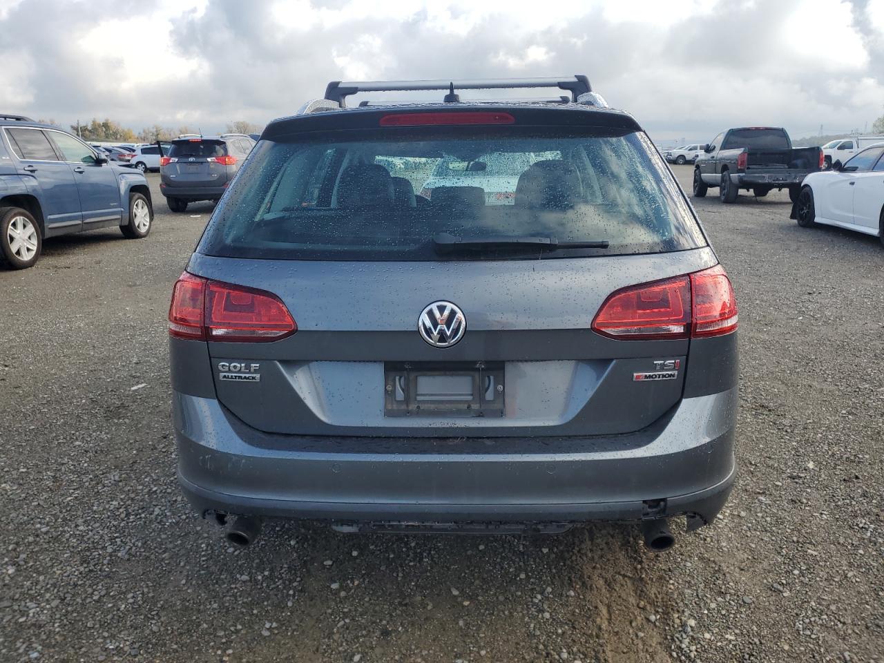 Volkswagen Golf S Image 8