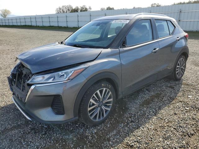 Salvage Nissan Kicks
