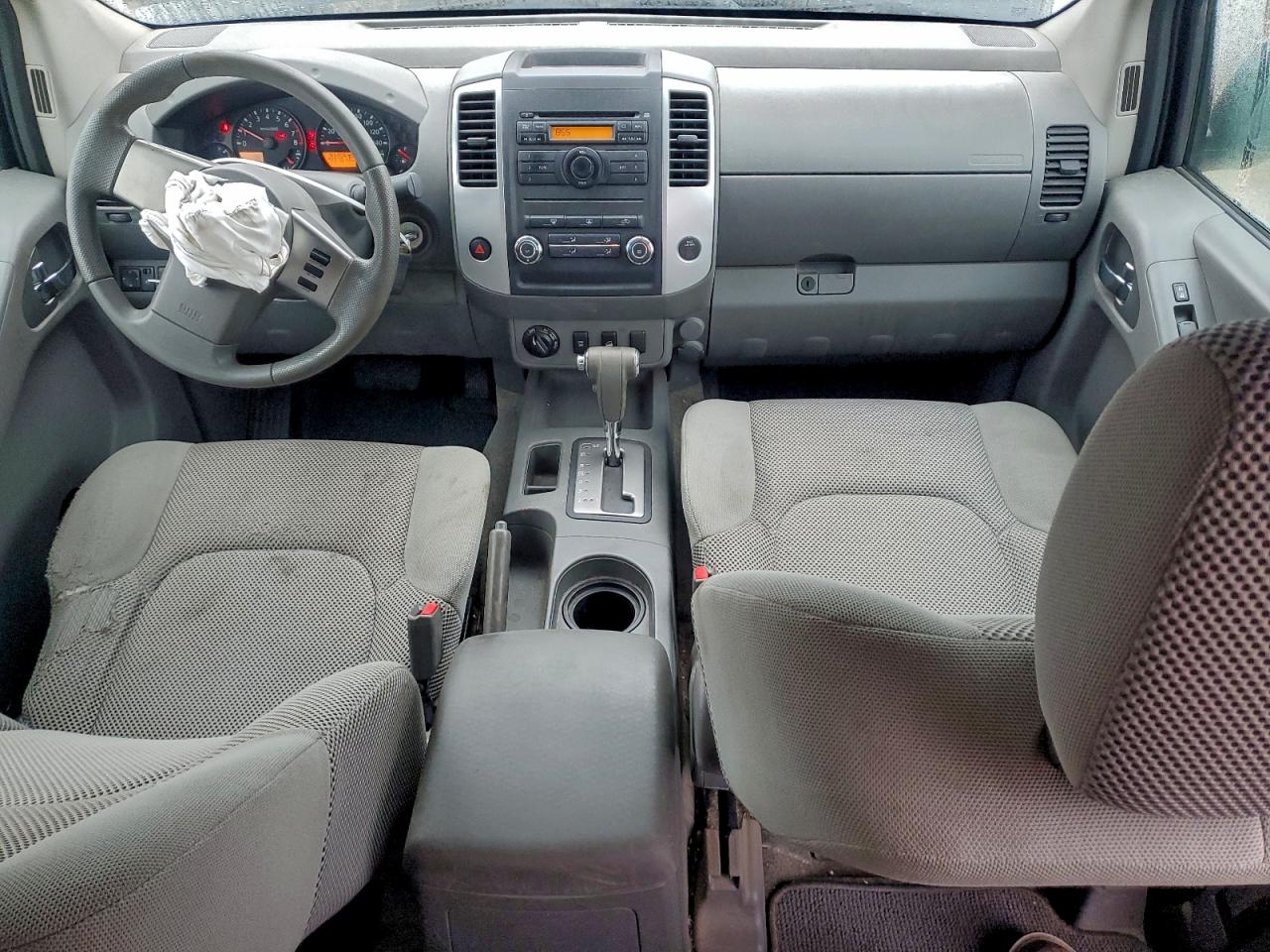 Nissan Frontier Crew Cab Se Image 11