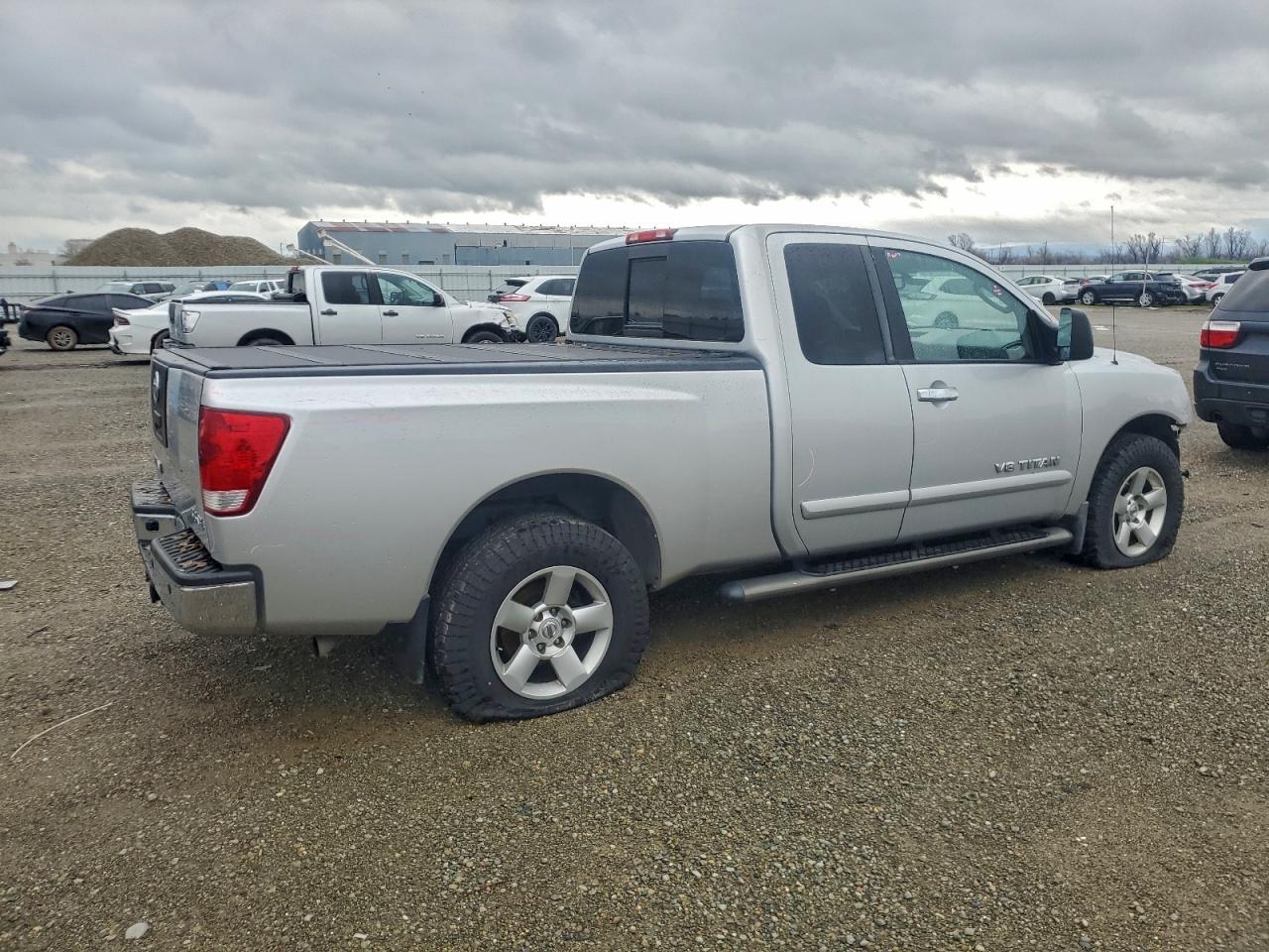 Nissan Titan Xe Image 7