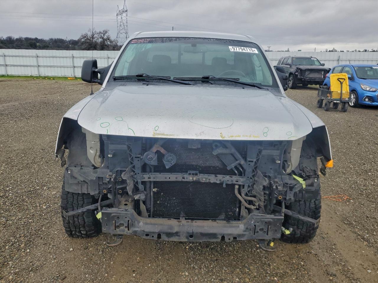 Nissan Titan Xe Image 3