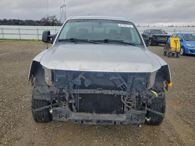 Nissan Titan Xe Image 3