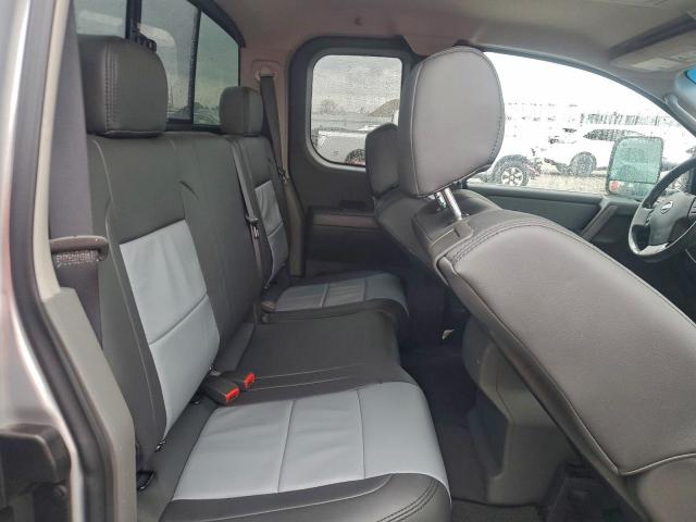 Nissan Titan Xe Image 2