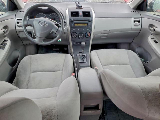 Toyota Corolla Base Image 10