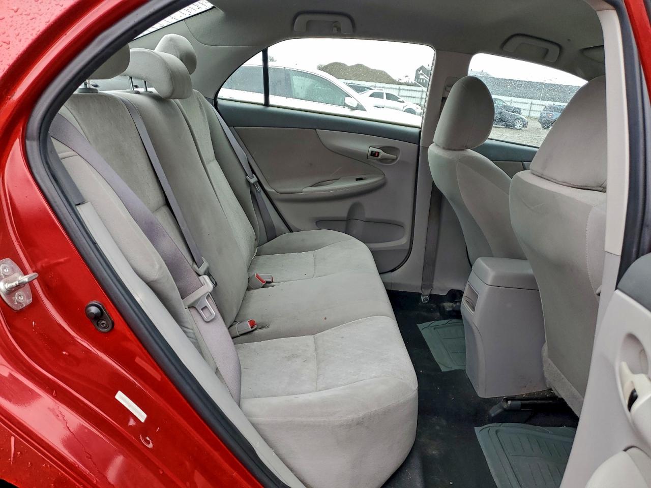 Toyota Corolla Base Image 12