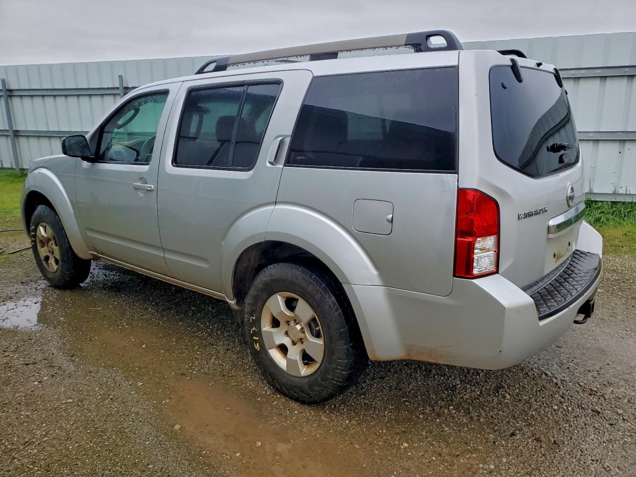 Nissan Pathfinder S Image 13