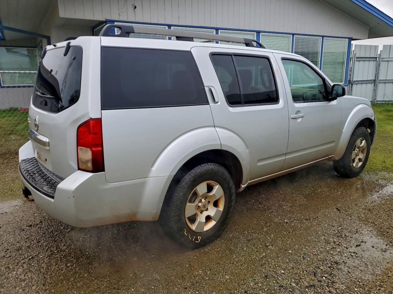 Nissan Pathfinder S Image 7