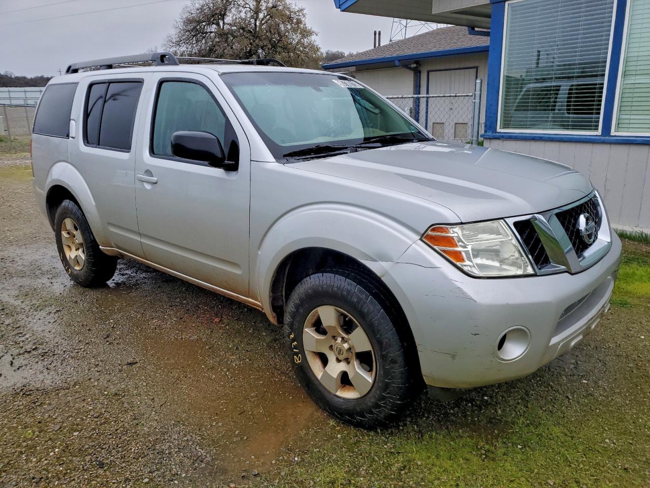 Nissan Pathfinder S Image 5