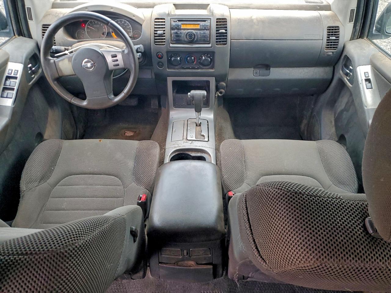 Nissan Pathfinder S Image 4