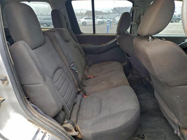 Nissan Pathfinder S Image 10