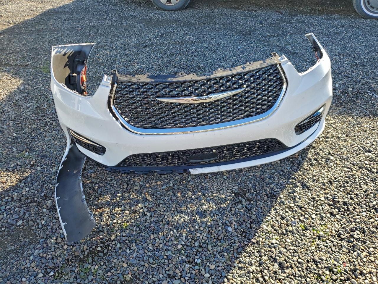 Chrysler Pacifica Touring L Image 14