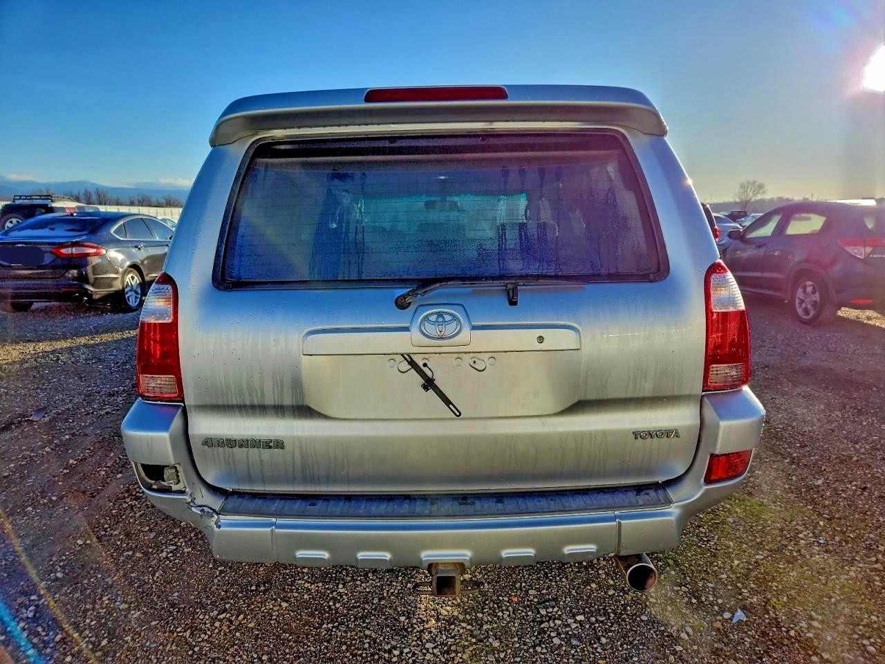 Toyota 4Runner Sr5 Image 3