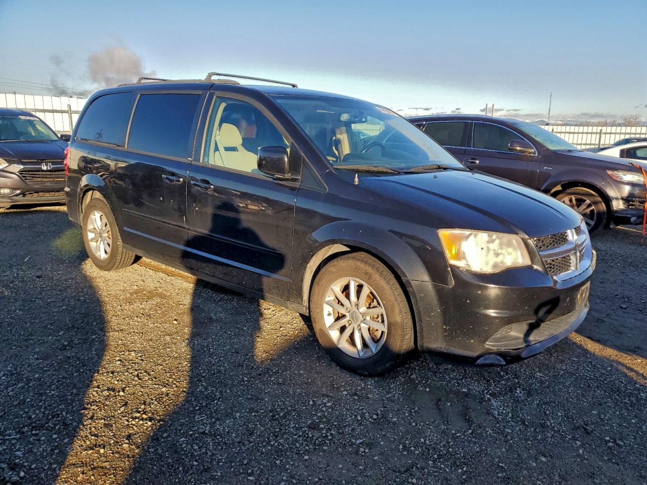 Dodge Caravan Sxt Image 2