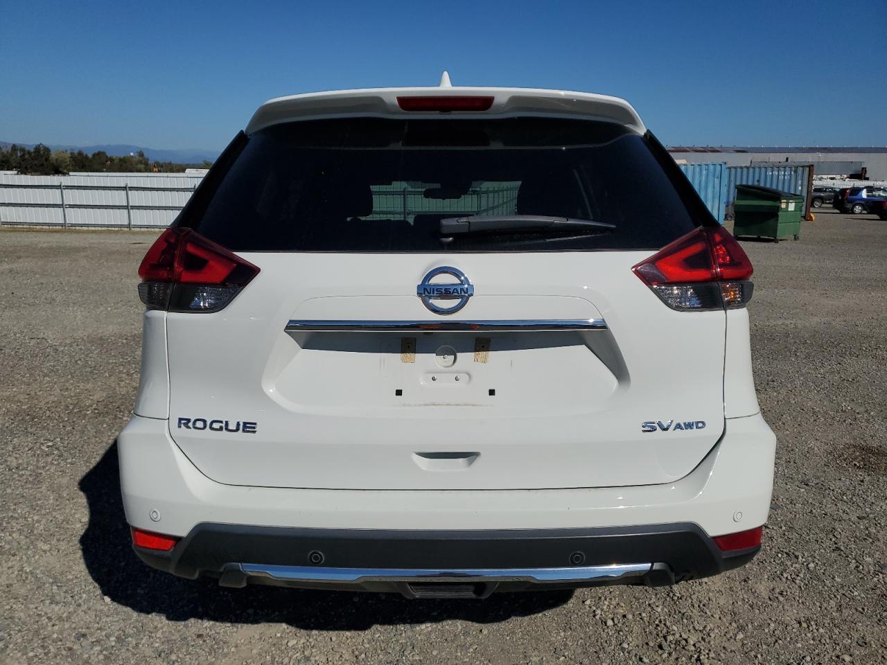 Nissan Rogue S Image 4