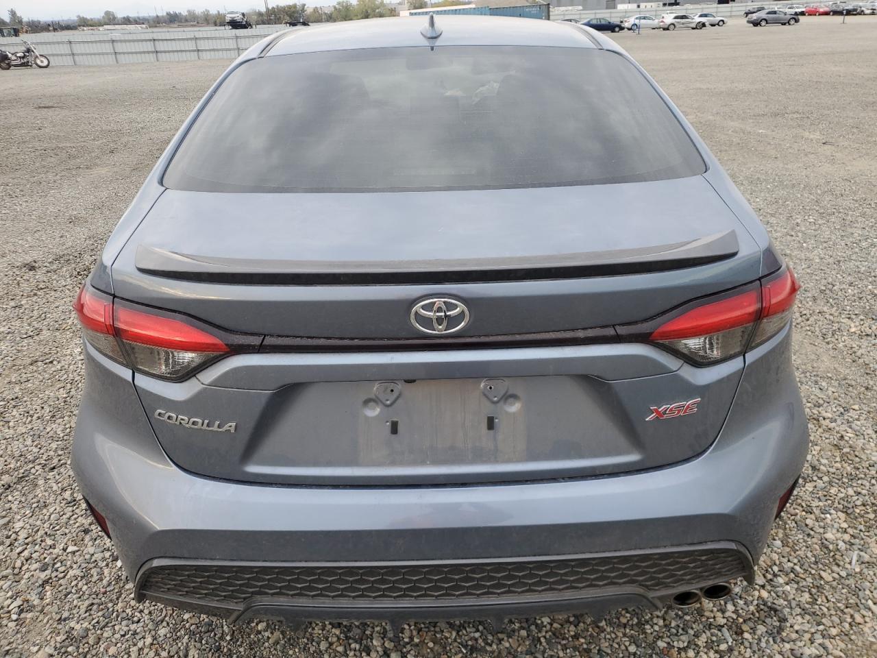 Toyota Corolla Xse Image 2