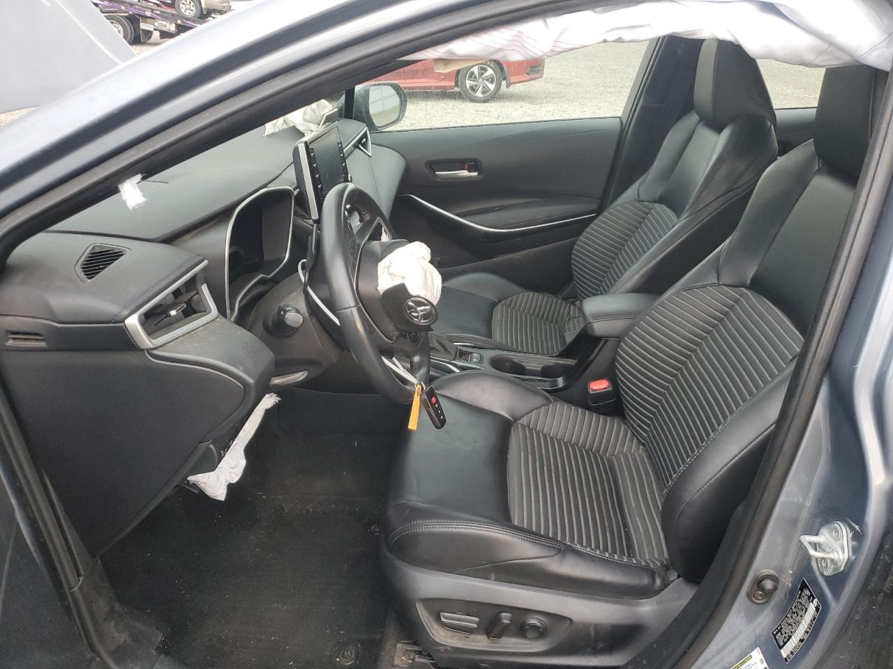 Toyota Corolla Xse Image 11